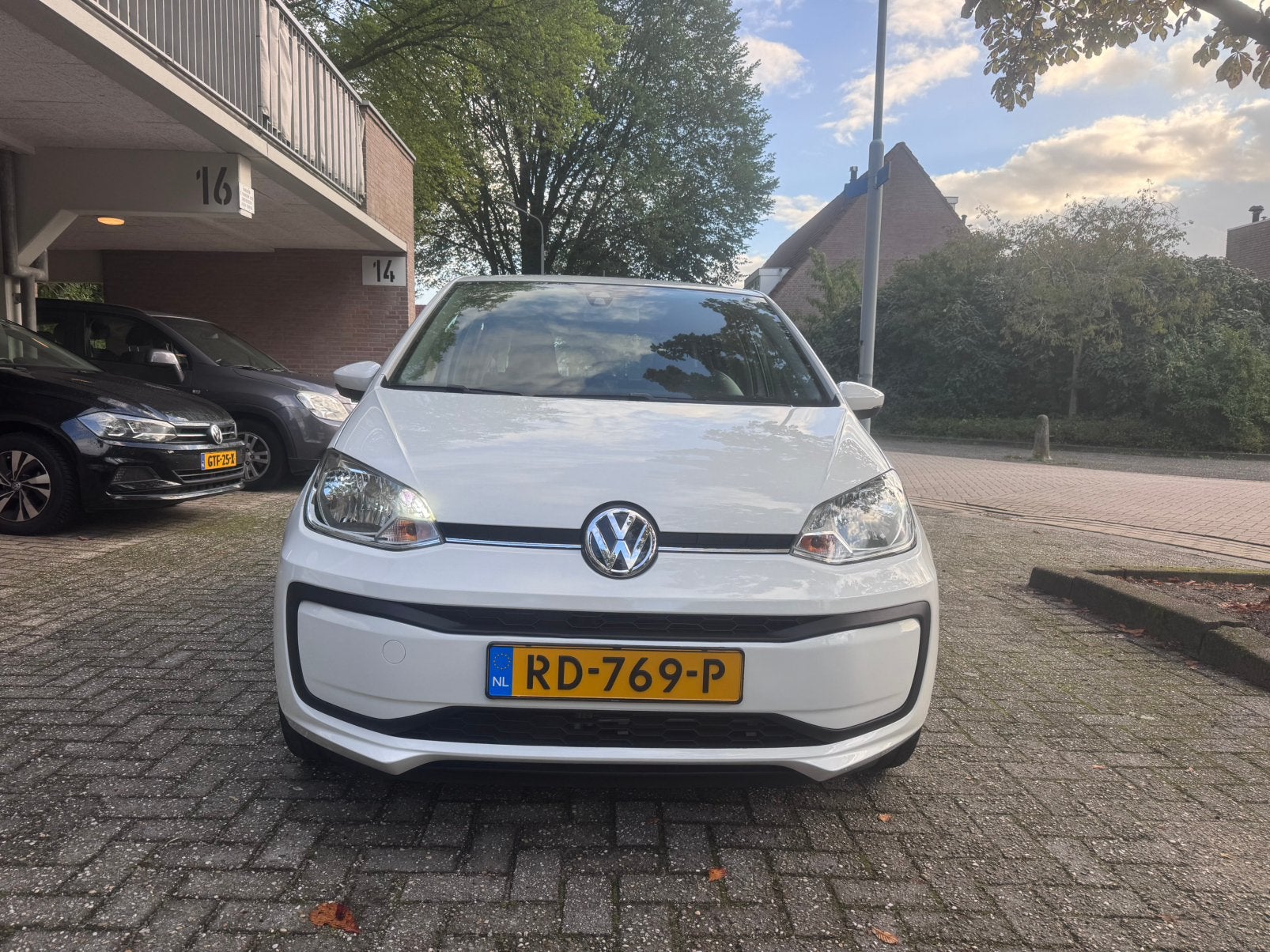 Volkswagen up! 1.0 44KW 3-DRS 2017 Wit, Auto's, Voorwielaandrijving, 4 stoelen, Wit, Origineel Nederlands