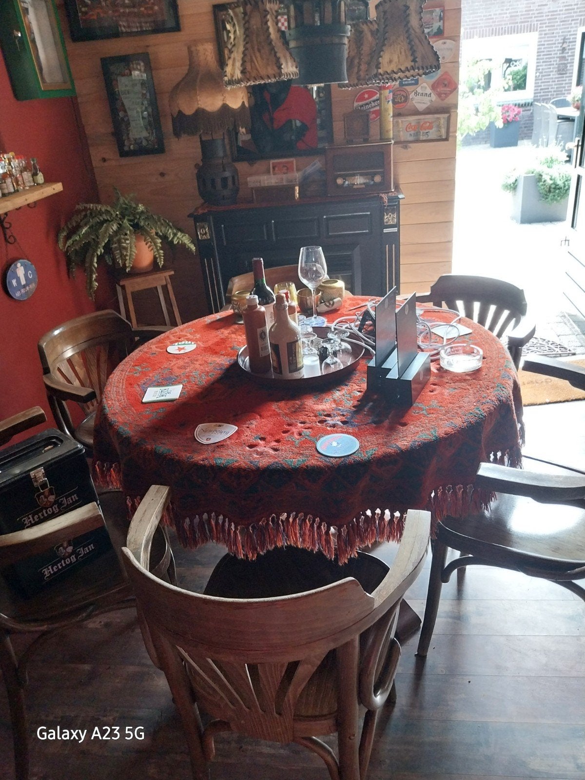 5 Cafe Stoelen met Ronde Eiken Tafel en Kleed, Ophalen of Verzenden