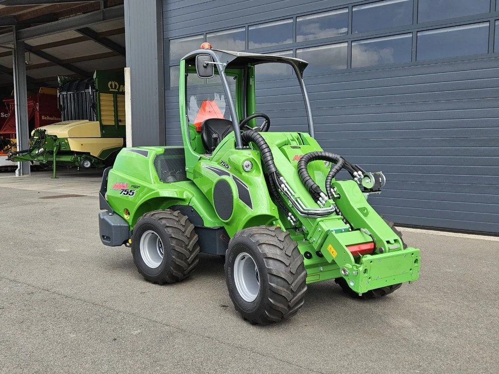 Avant 755i Rental mini-shovel (bj 2024), Wiellader of Shovel