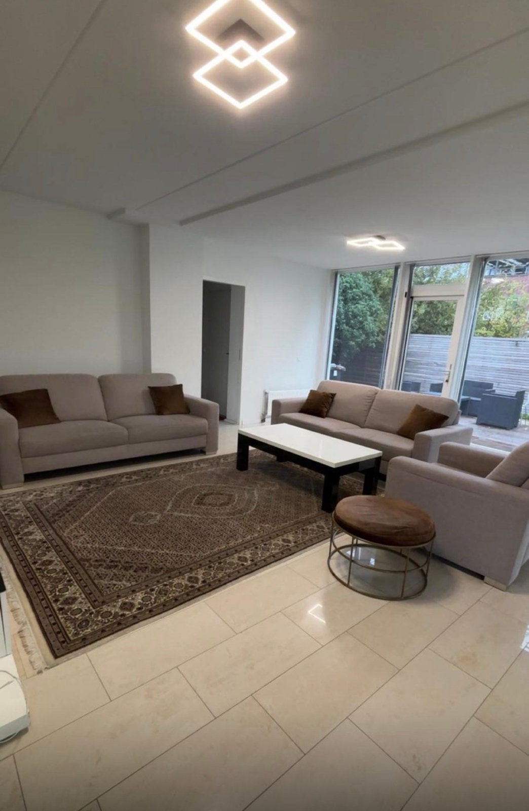 Complete bankstel: 2x 3-zitsbank en 1x 1-zitsbank, Huis en Inrichting, Banken | Bankstellen, Ophalen, Overige maten, 75 tot 100 cm