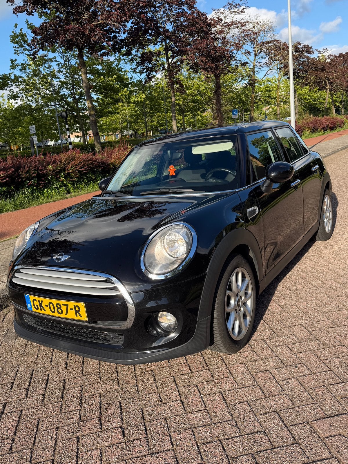 Mini cooper 1,5 zwart 5 drs 2015, Auto's, Mini, Particulier, Cooper, Benzine, Hatchback, Handgeschakeld, Zwart, Stof, Ophalen