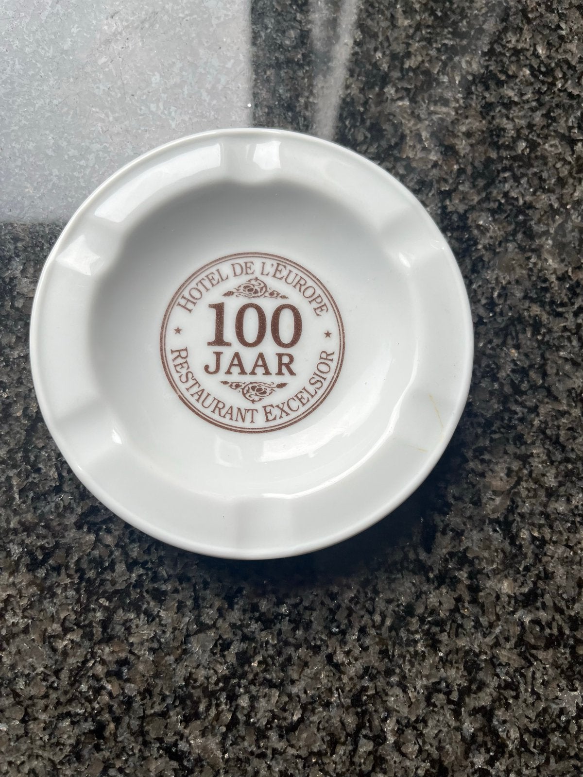 Unieke asbak Hotel de l'Europe 100 Jaar Jubileum, Ophalen of Verzenden