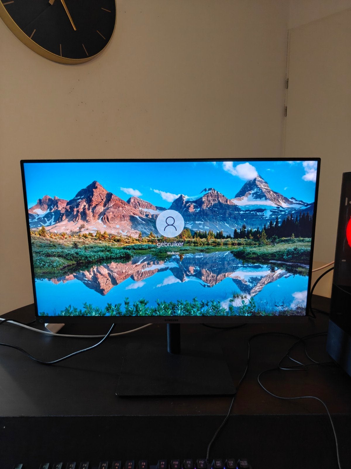 Samsung S27R650FDU 27" IPS Full HD Monitor, IPS, In hoogte verstelbaar, Full HD, Zo goed als nieuw