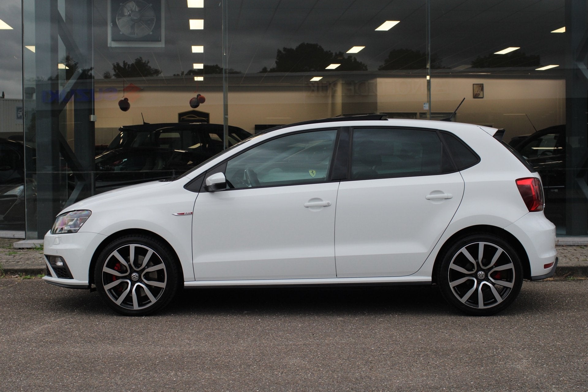 Volkswagen POLO 1.8 TSI GTI I Automaat I Pano I Navi, Auto's, Volkswagen, Gebruikt, Elektrische ramen, Wit, Bedrijf