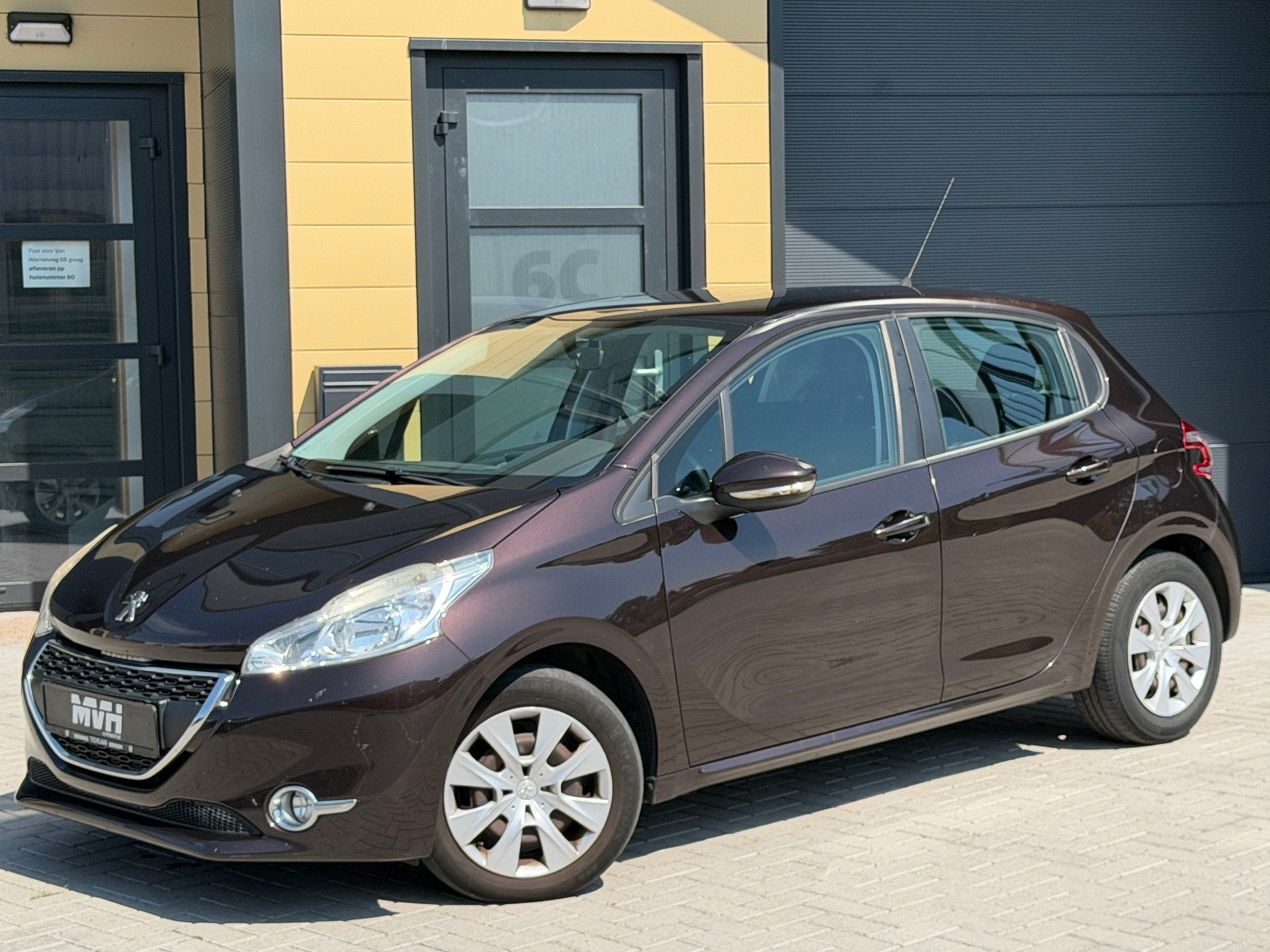 Peugeot 208 1.2 VTi Blue Lease - Navi - Airco - MF stuur - B, Auto's, Peugeot, Voorwielaandrijving, Euro 5, Stof, Gebruikt