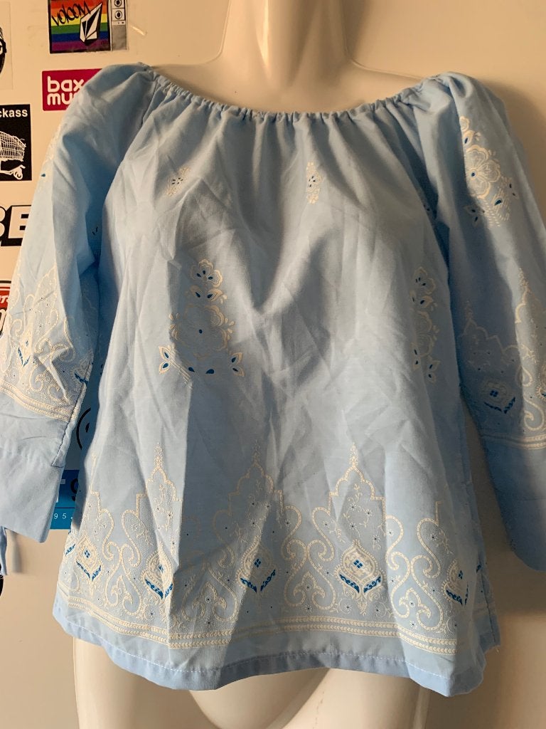 Leuk apart licht blauwe shirt (nr.2 DM3), Maat 38/40 (M), Blauw, Ophalen of Verzenden, Zo goed als nieuw