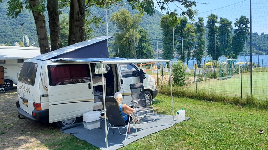 Compacte Bus/camper Benzine - Ideaal voor avontuur!, Buscamper of Camperbus, Volkswagen, Particulier, Luifel
