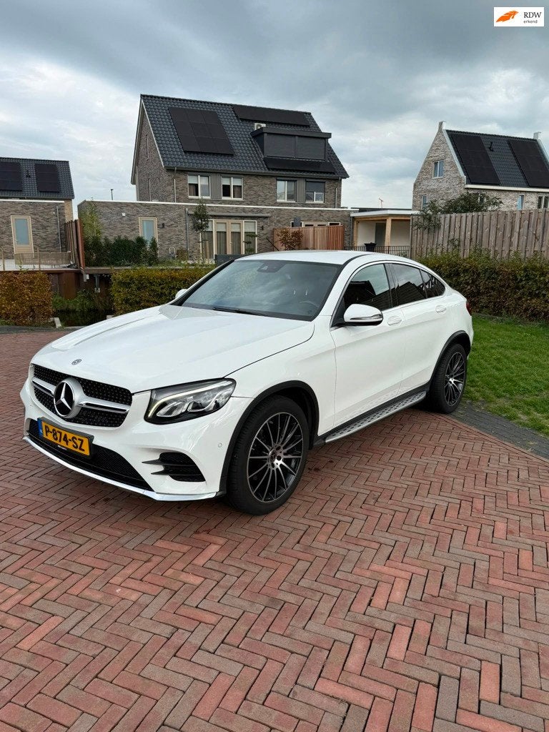 Mercedes-Benz GLC-klasse Coupé 250 4MATIC Premium Plus, Auto's, Automaat, Gebruikt, 4 cilinders, Wit