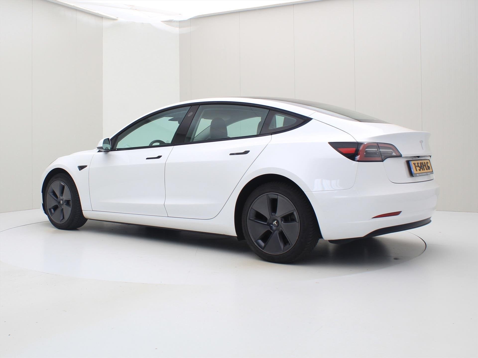 Tesla Model 3 Standard RWD Plus UPGRADE [ AMD RYZEN+LFP-ACCU, Automaat, Achterwielaandrijving, Gebruikt, Zwart