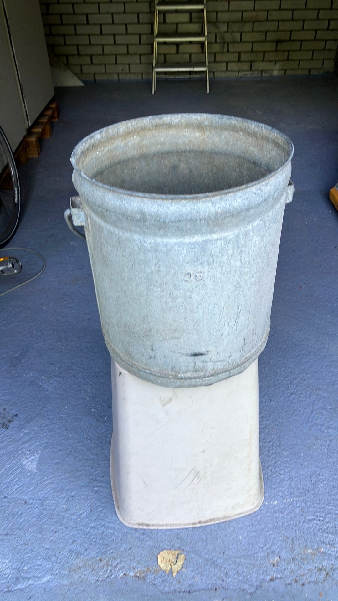 Zinken ketel met hengsel zonder deksel, Ophalen, Gebruikt, Rond, Metaal