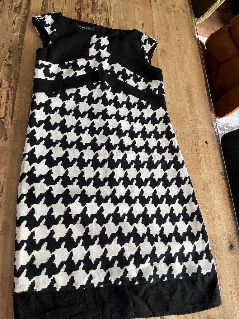 Prachtige jurk exclusief merk Sandro Ferrone, Kleding | Dames, Maat 38/40 (M), Zwart, Sandro ferrone, Ophalen of Verzenden