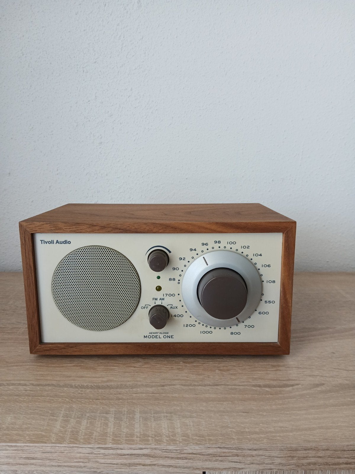 Tivoli Model One, Ophalen of Verzenden, Zo goed als nieuw, Radio
