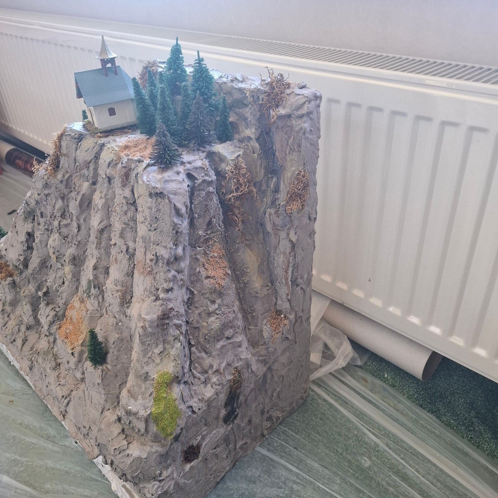 Zelfgemaakte berg voor bij trein, Hobby en Vrije tijd, Modeltreinen | H0, Ophalen of Verzenden, Gelijkstroom of Wisselstroom, Brug, Tunnel of Gebouw