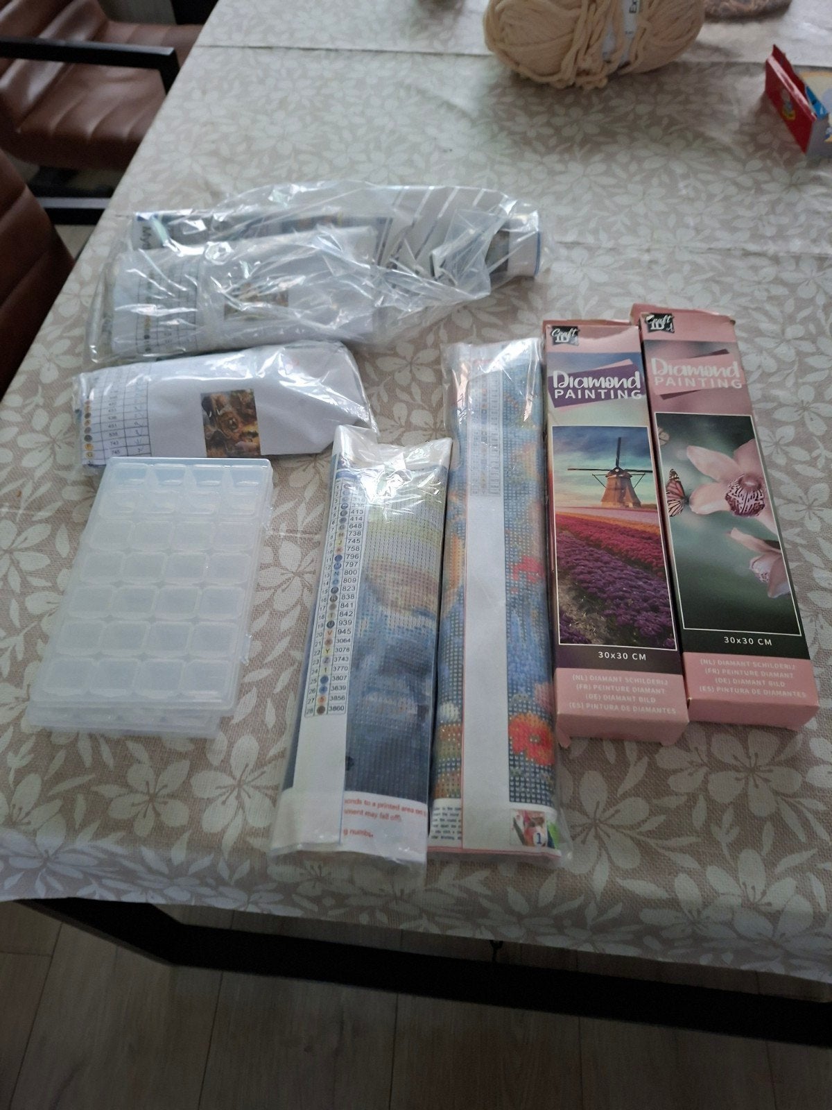 diamond painting met 2 bakjes gratis, Hobby en Vrije tijd, Ophalen, Nieuw