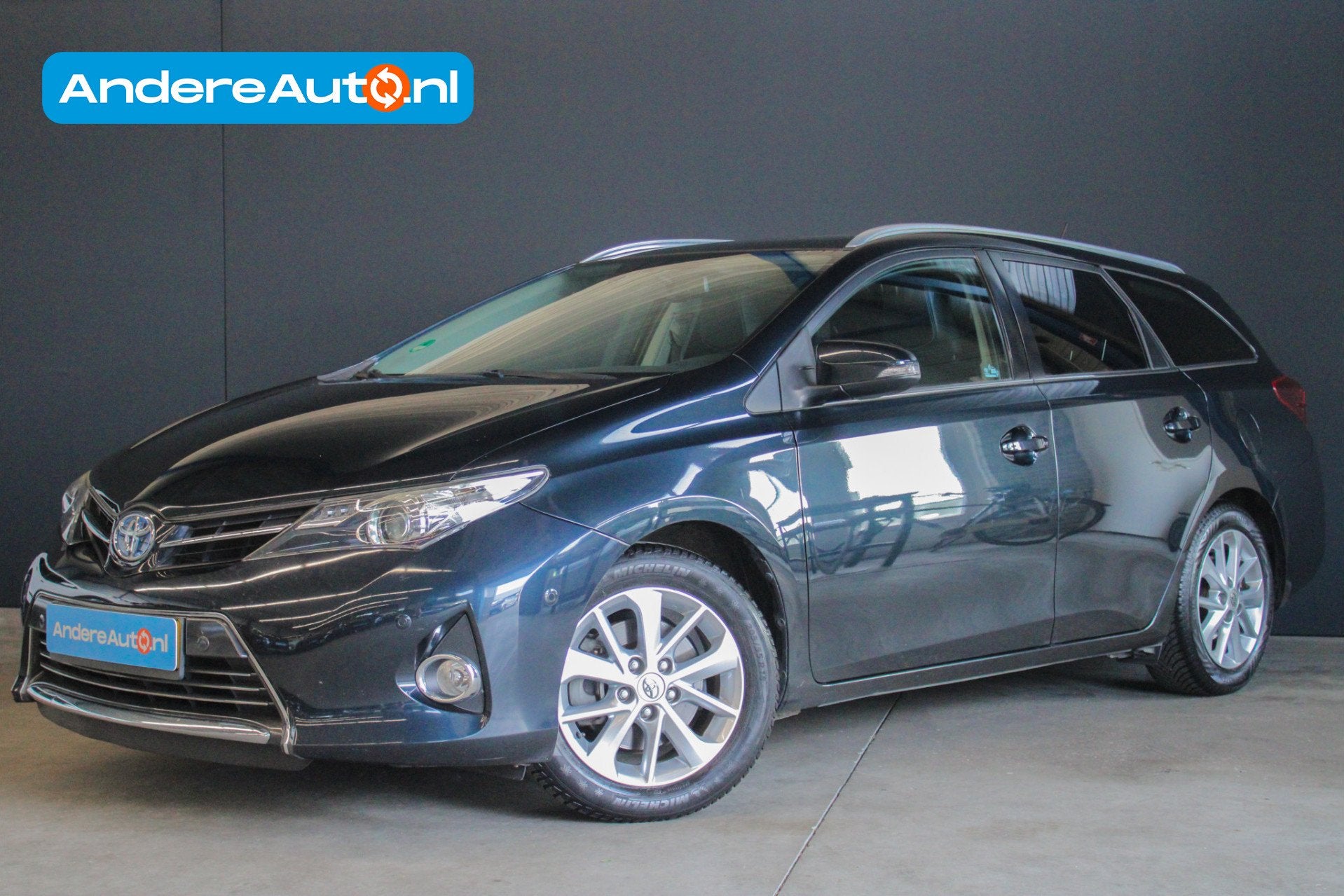 Toyota Auris Touring Sports 1.8 Hybrid Executive |trekhaak|l, Auto's, Euro 5, Gebruikt, Zwart, 4 cilinders