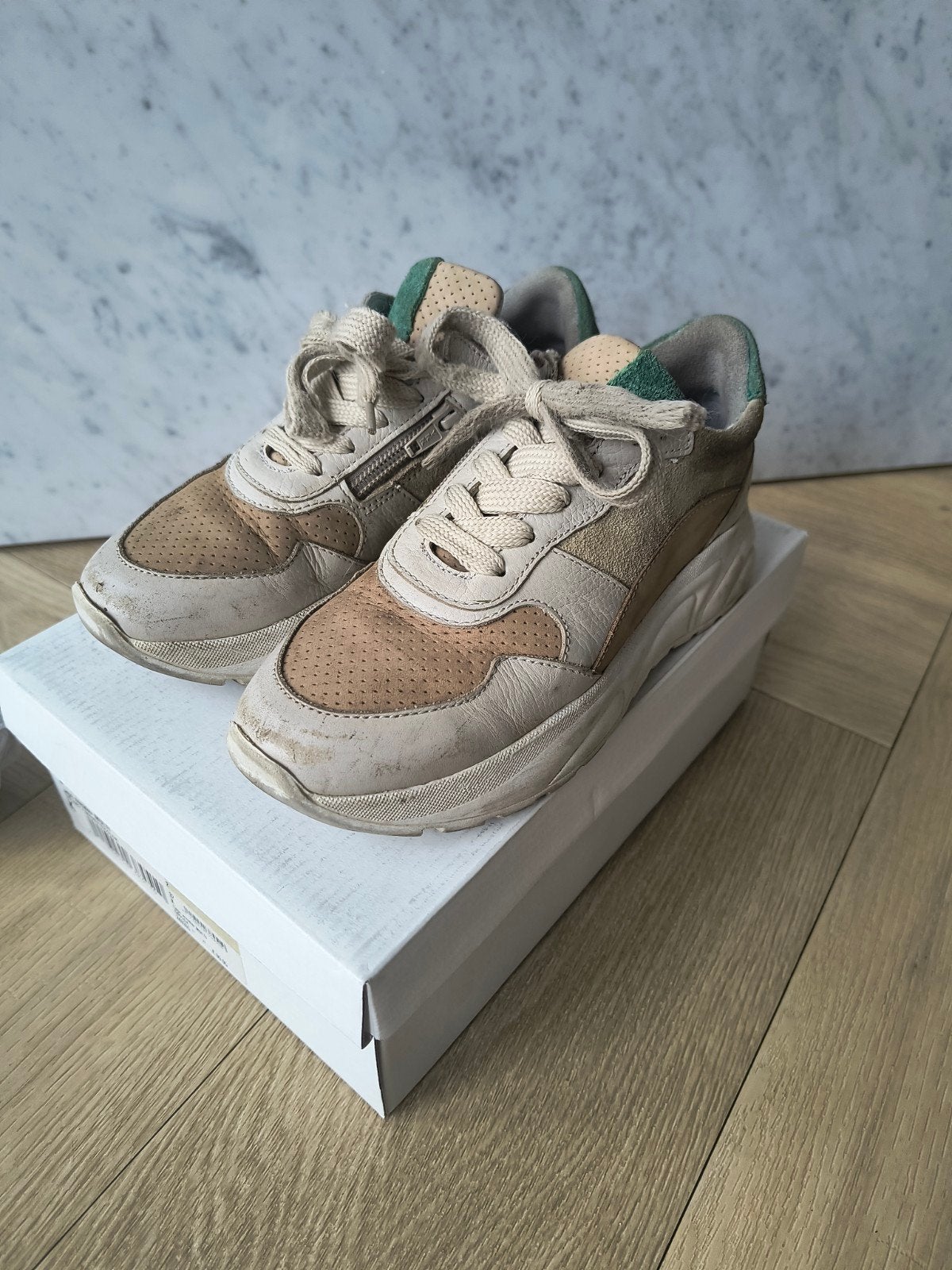 Te koop: gave Omoda leren sneakers maat 32!, Ophalen of Verzenden, Gebruikt, Omoda, Meisje