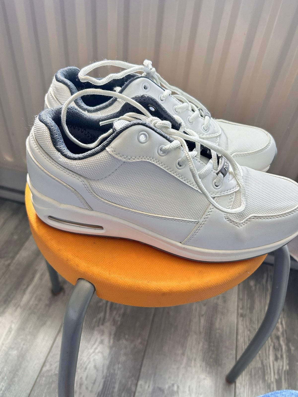 Witte sneakers voor medische zorg maat 41 - Comfort & Grip, Kleding | Dames, Schoenen, Ophalen of Verzenden, Gedragen, Wit, Sneakers of Gympen