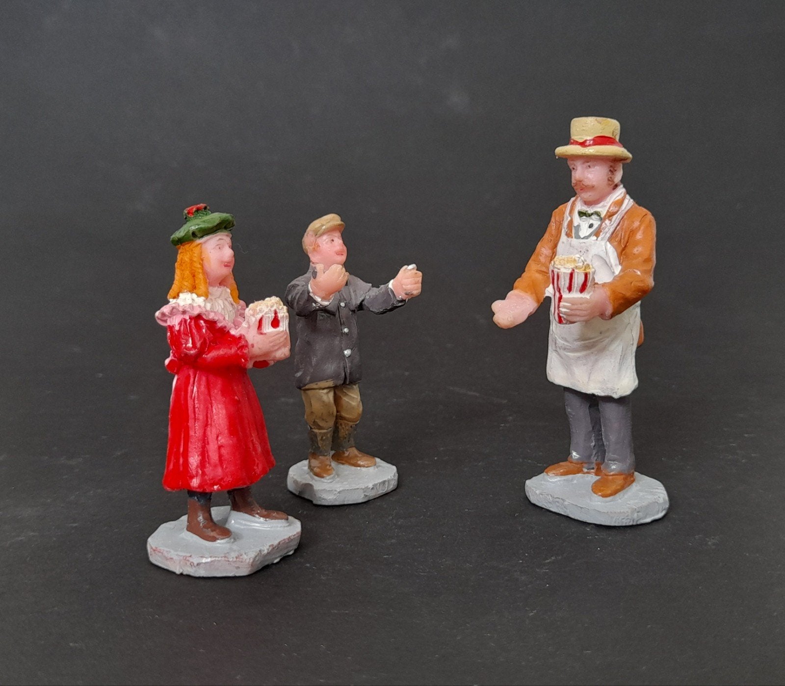 lemax kerst figuren d42 kerstdorp kersthuisjes, Verzenden