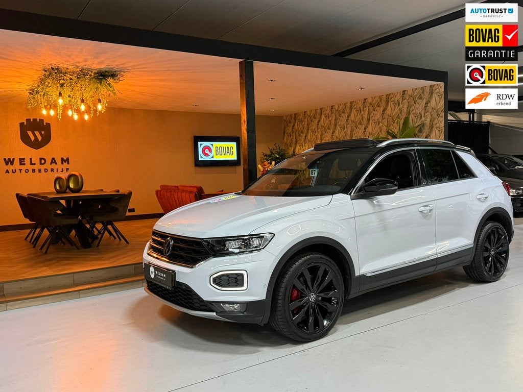 Volkswagen T-ROC 1.5 TSI Sport Business R|Automaat|ACC|Pano|, Auto's, 1254 kg, 4 cilinders, Leder en Stof, Wit