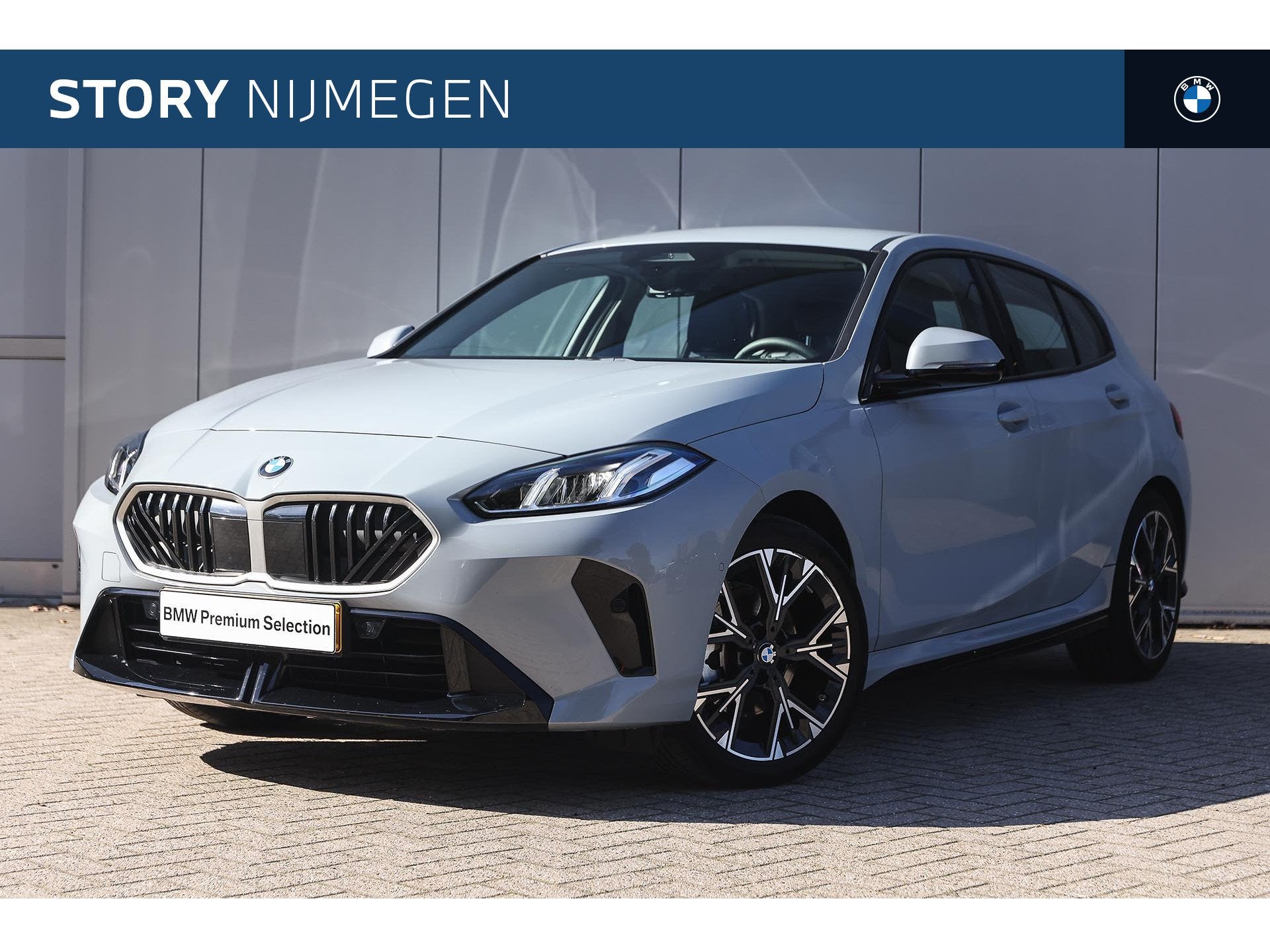 BMW 1 Serie 120 M Sport Automaat / Sportstoelen / Stoelverwa, Auto's, Dealer onderhouden, Gebruikt, 156 pk, Met garantie (alle)