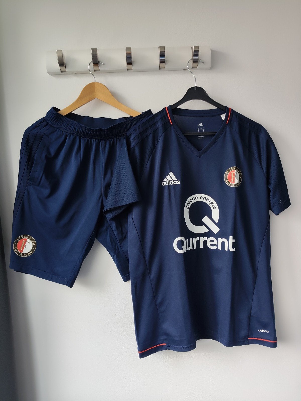 Feyenoord voetbalsetje shirt L en broekje M, Sport en Fitness, Maat L, Ophalen of Verzenden, Zo goed als nieuw, Shirt