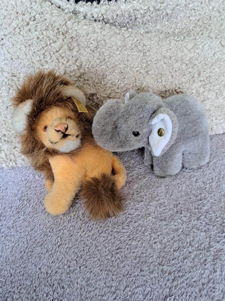 2 kleine knuffeltjes van steiff leeuwtje en olifantje, Ophalen of Verzenden, Zo goed als nieuw, Stoffen beer, Steiff