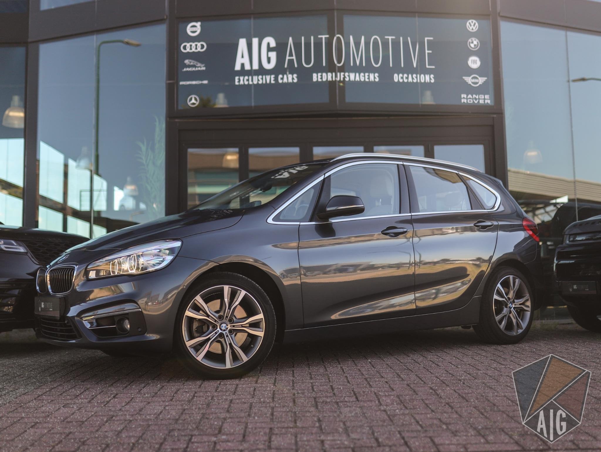 BMW 2-serie Active Tourer 225i xDrive High Executive | Trekh, Automaat, 1998 cc, Gebruikt, Euro 6