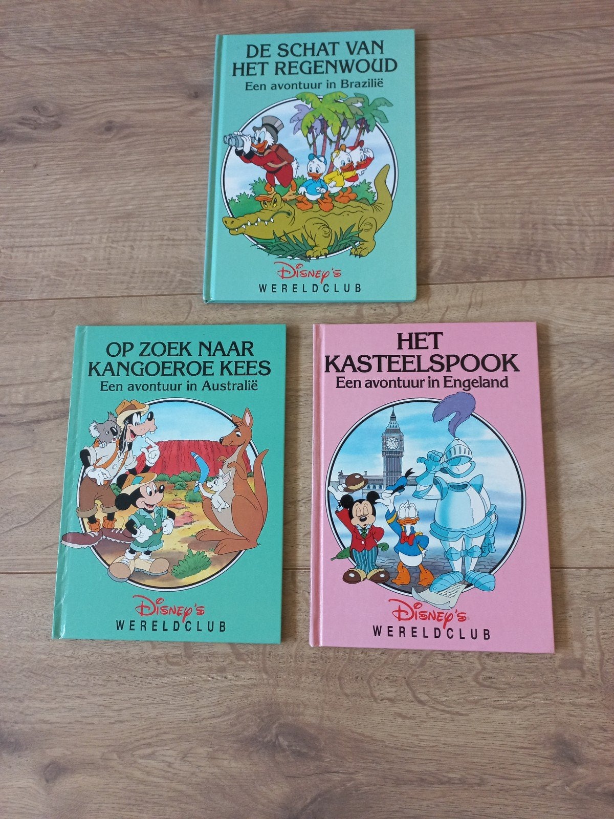 Disney's Wereldclub boeken - 3 avonturen, Boeken, Ophalen of Verzenden, Gelezen, Walt Disney, Sprookjes