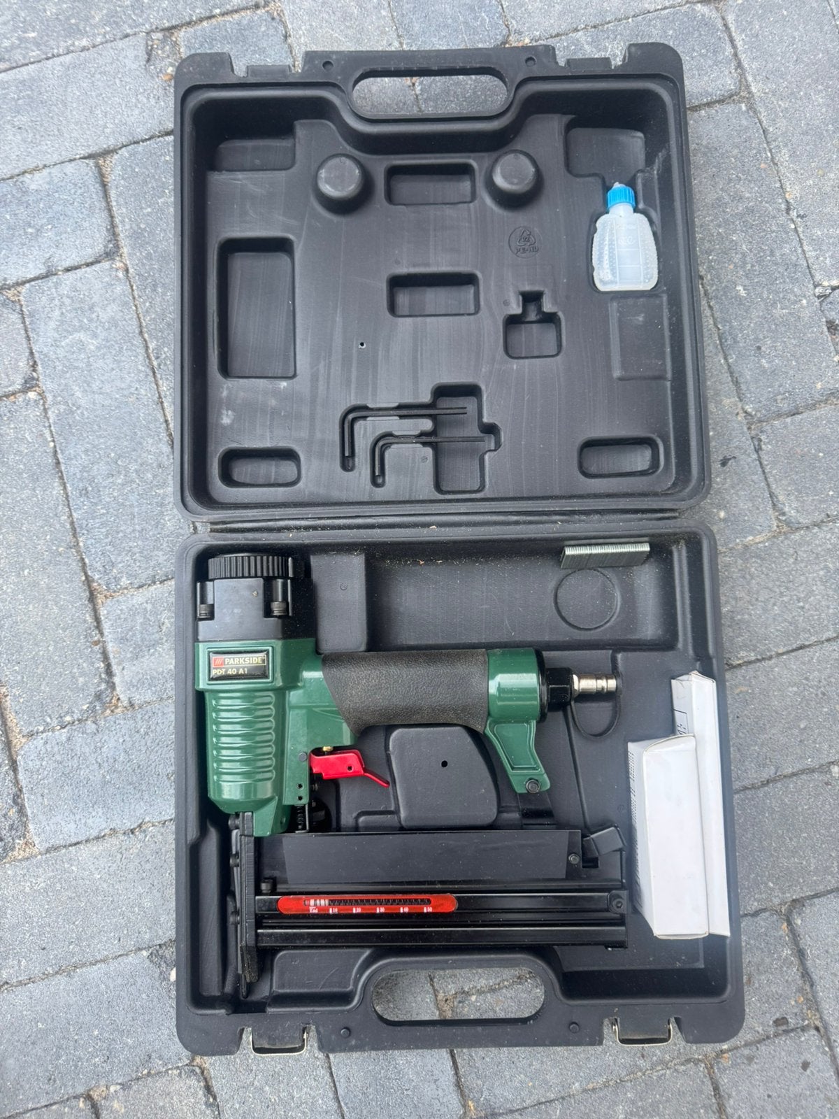 Nieuw spijker/niet pistool incl nietjes en spijkers, Ophalen of Verzenden