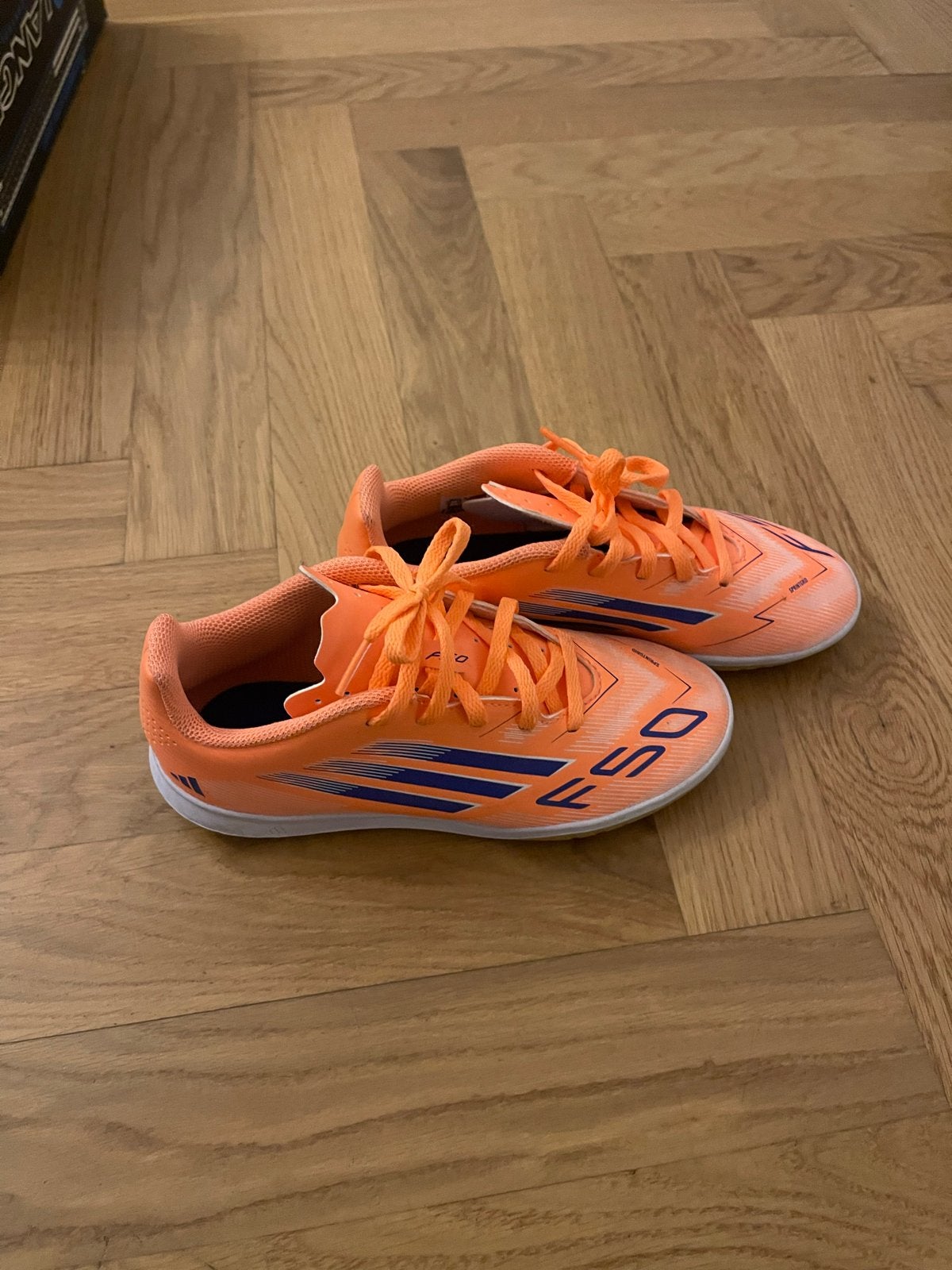 Adidas F50 Zaal Straat Voetbalschoenen Maat 33.5, Ophalen of Verzenden, Zo goed als nieuw, Schoenen