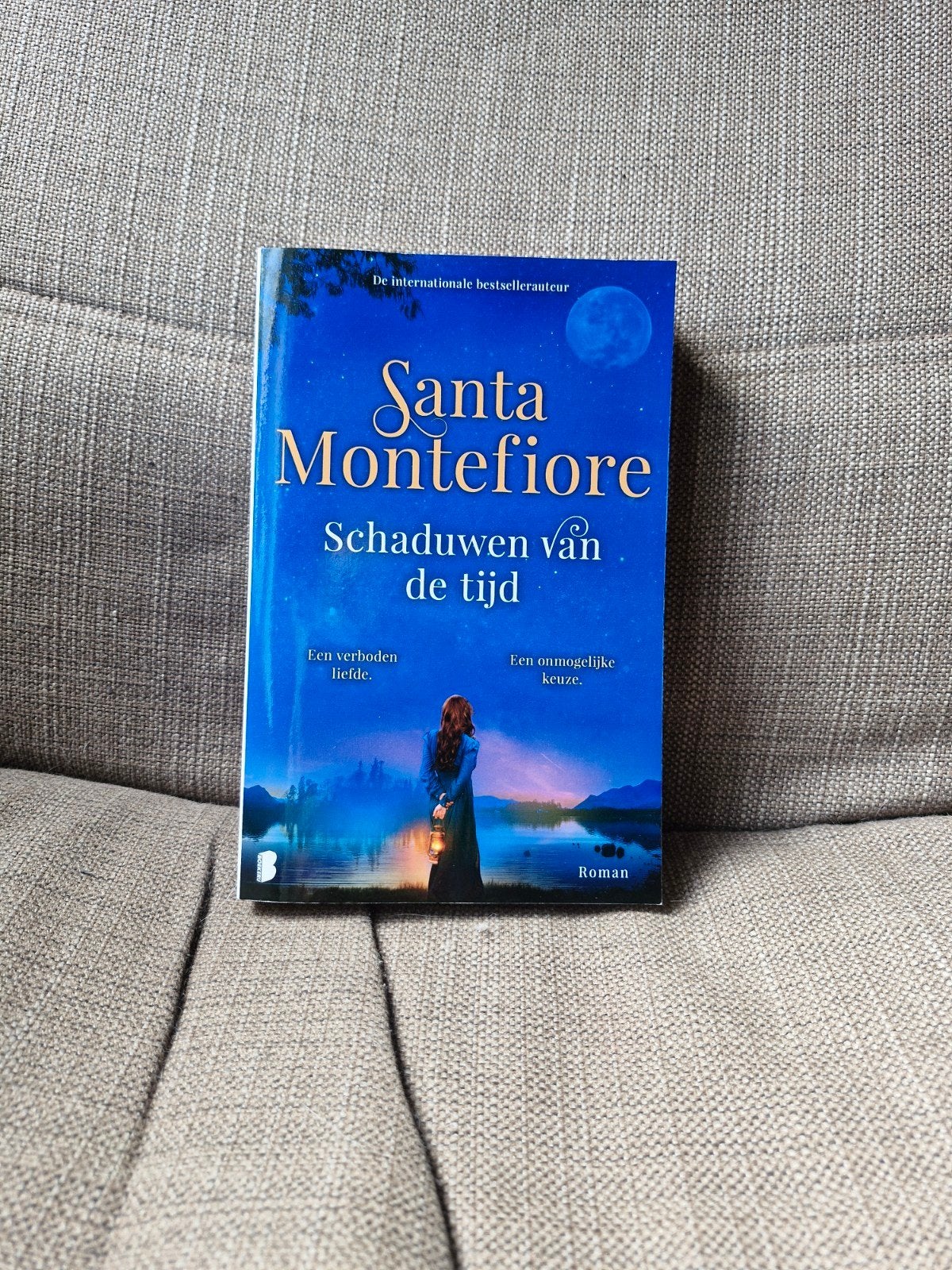 Santa Montefiore - Schaduwen van de tijd, Ophalen of Verzenden, Zo goed als nieuw, Santa Montefiore, Nederland