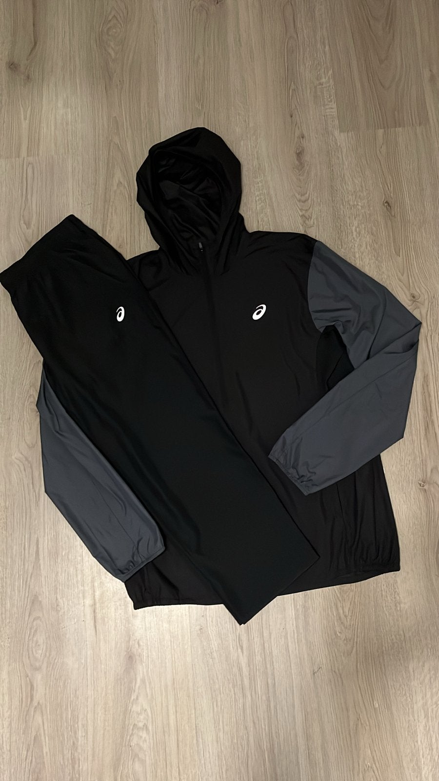 Asics trainingspak maat M - Nieuw zonder prijskaartje, Maat 48/50 (M), Zwart, Nieuw, Ophalen of Verzenden