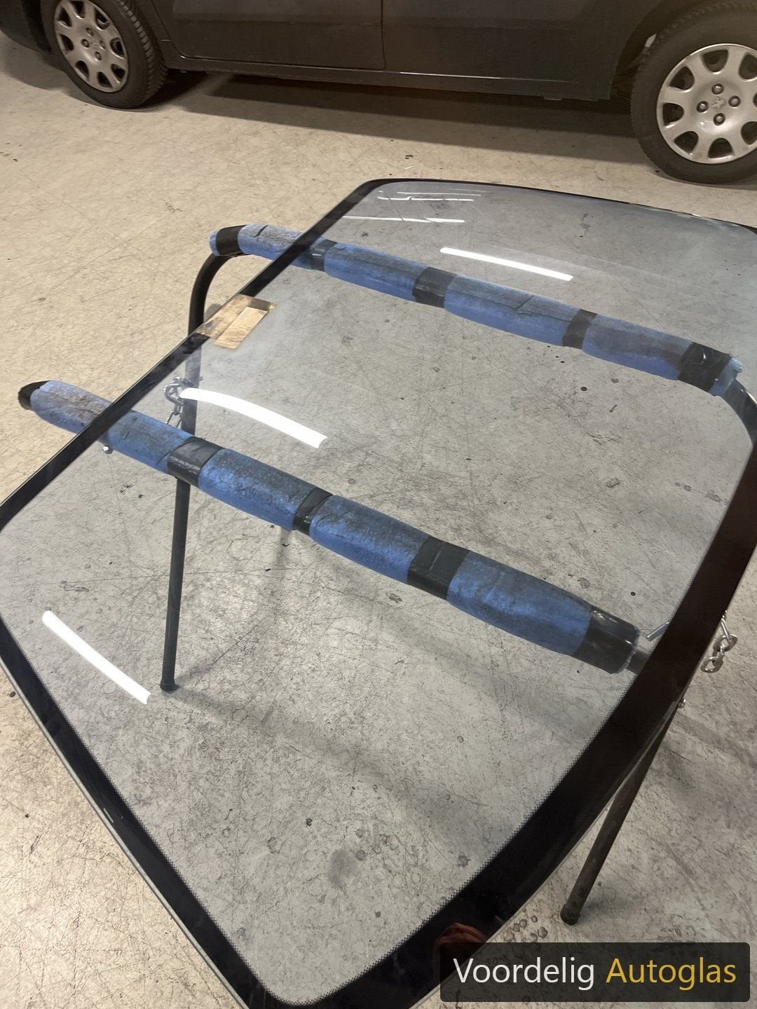 TOYOTA CELICA 71 - 77 3 DEURS LIFTBACK VOORRUIT GELAAGD BLAU, Auto-onderdelen, -, -, Nieuw, Ophalen of Verzenden