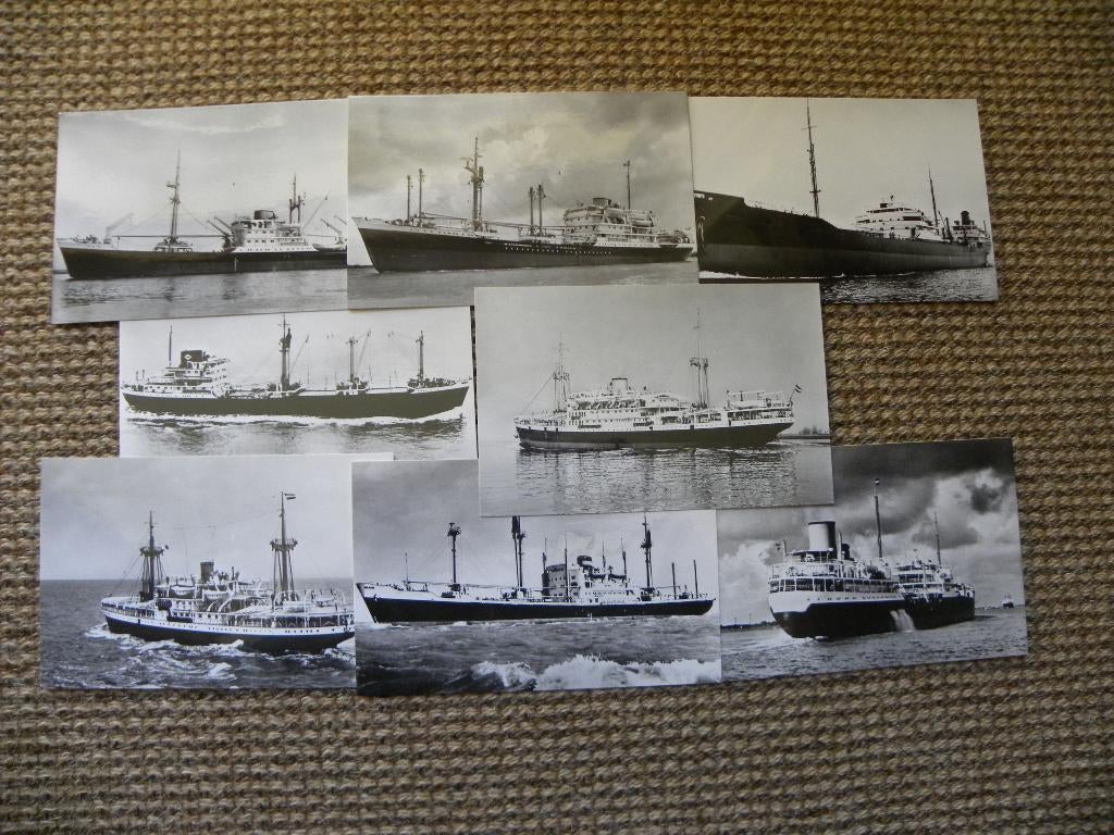 8 foto kaarten van KPM schepen en een rederij folder, Verzamelen, Scheepvaart, Ophalen of Verzenden, Zo goed als nieuw, Motorboot
