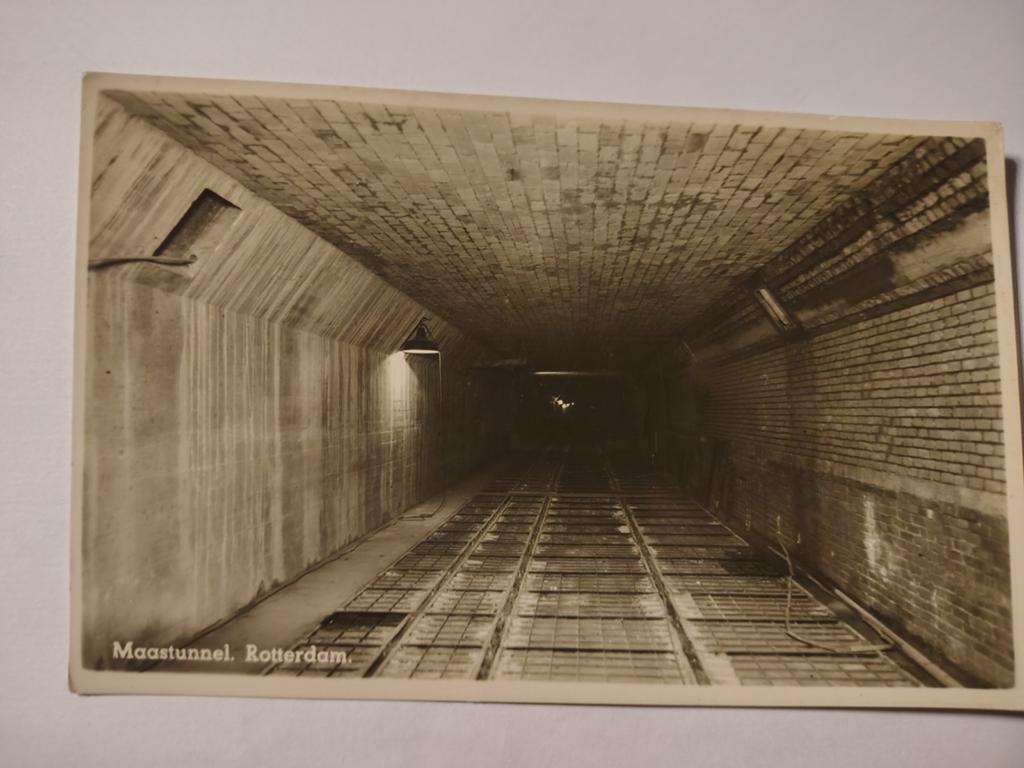 Rotterdam Maastunnel., Verzamelen, Ophalen of Verzenden, Zuid-Holland