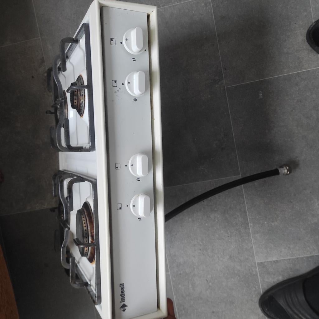 Indesit Kookplaat - 4 Pitten Gasfornuis, Gebruikt, Gas, Vrijstaand, 4 kookzones