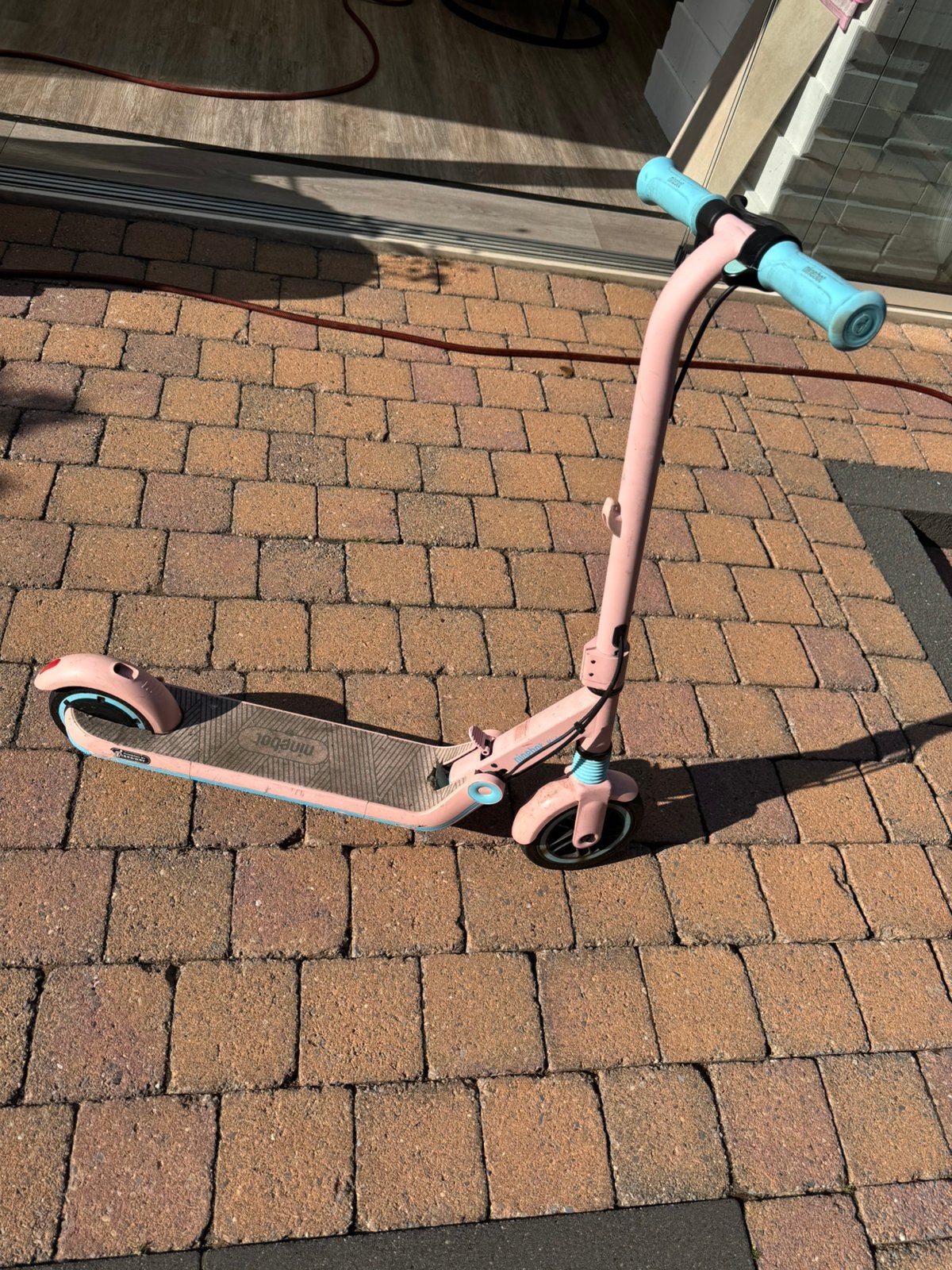 Ninebot electrische kinderstep, Fietsen en Brommers, Ophalen, Gebruikt, Elektrische step (E-scooter)