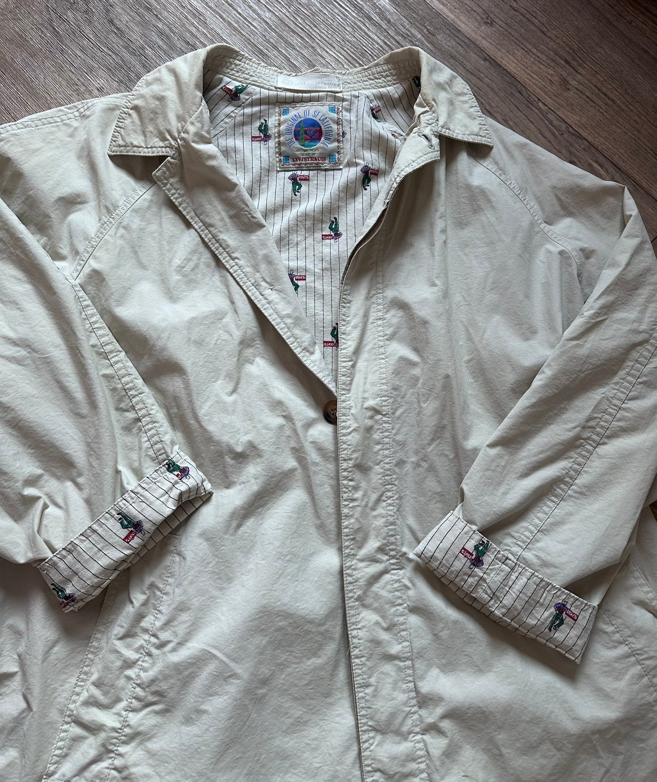 Vintage Levi's Trenchcoat met Printvoering – Maat L/XL, Ophalen of Verzenden, Gedragen, Maat 42/44 (L), Beige