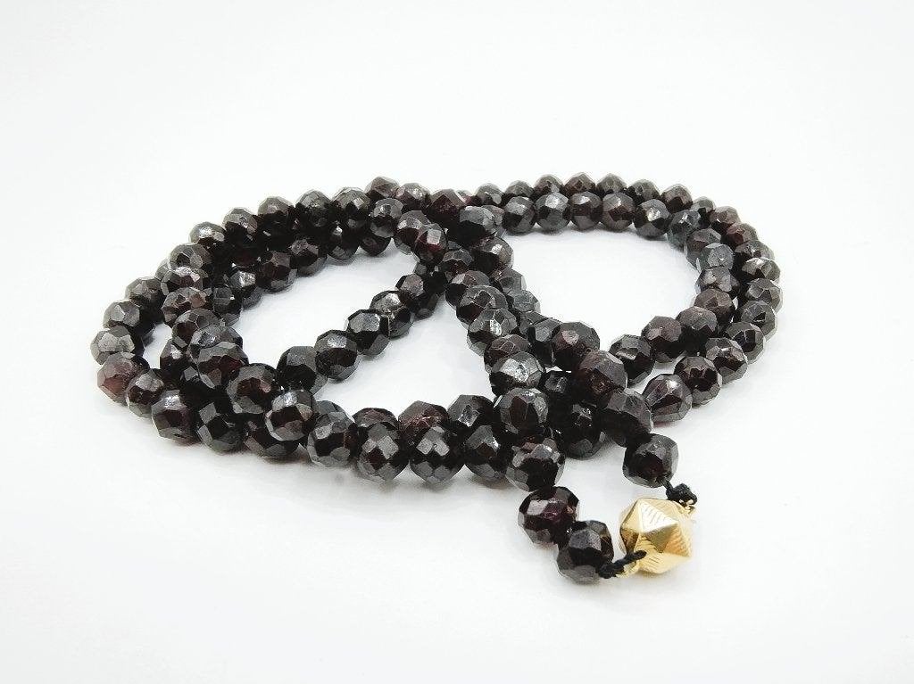 Granaten ketting met gouden slot. 75 cm, Info@zilverwebsite.nl, Verzenden, Zo goed als nieuw, Zilverwebsite.nl