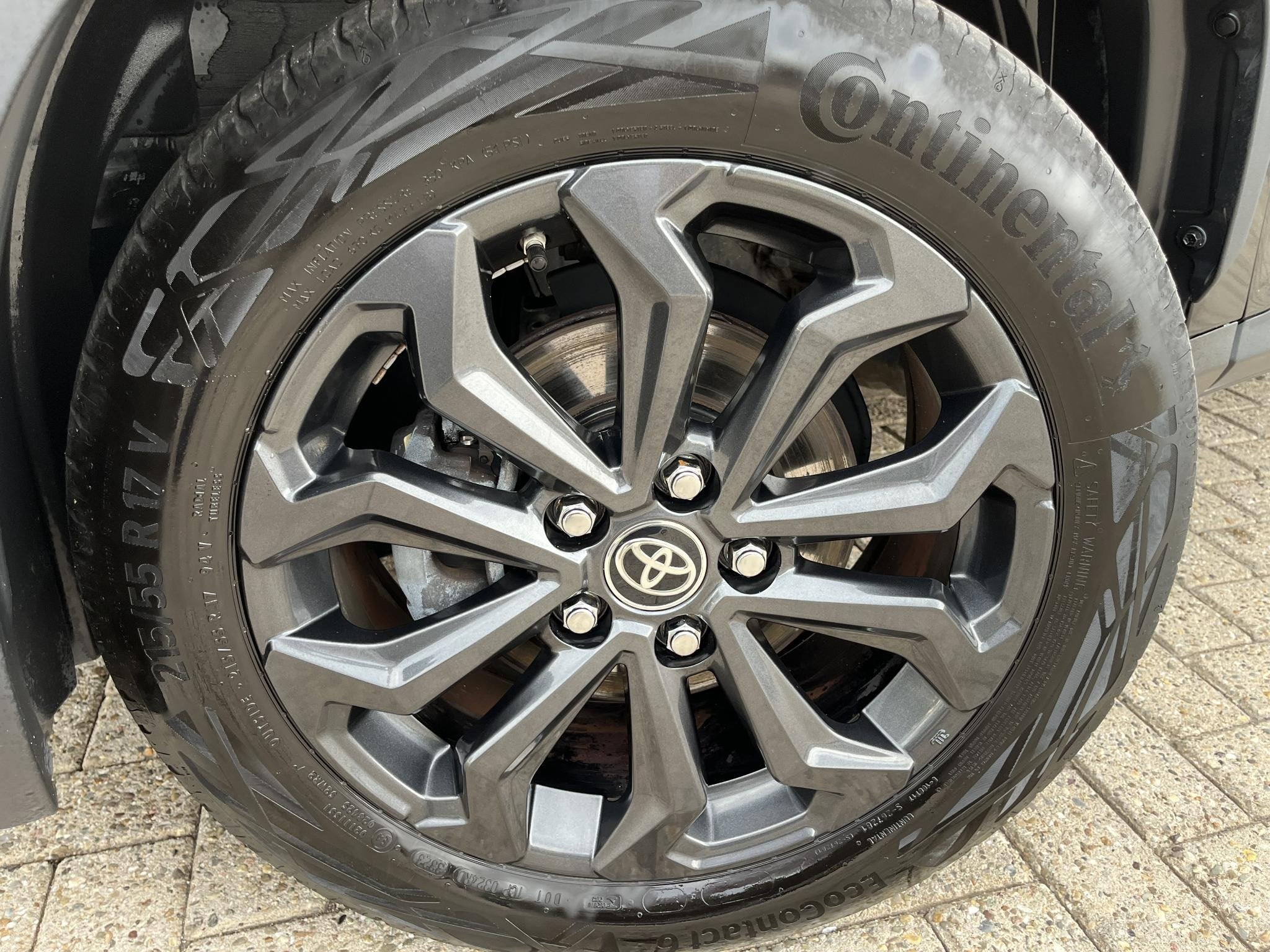 Toyota Yaris Cross 1.5 Hybrid 115 First Edition Limited /, Auto's, Toyota, Stof, Gebruikt, 1165 kg, Start-stop-systeem