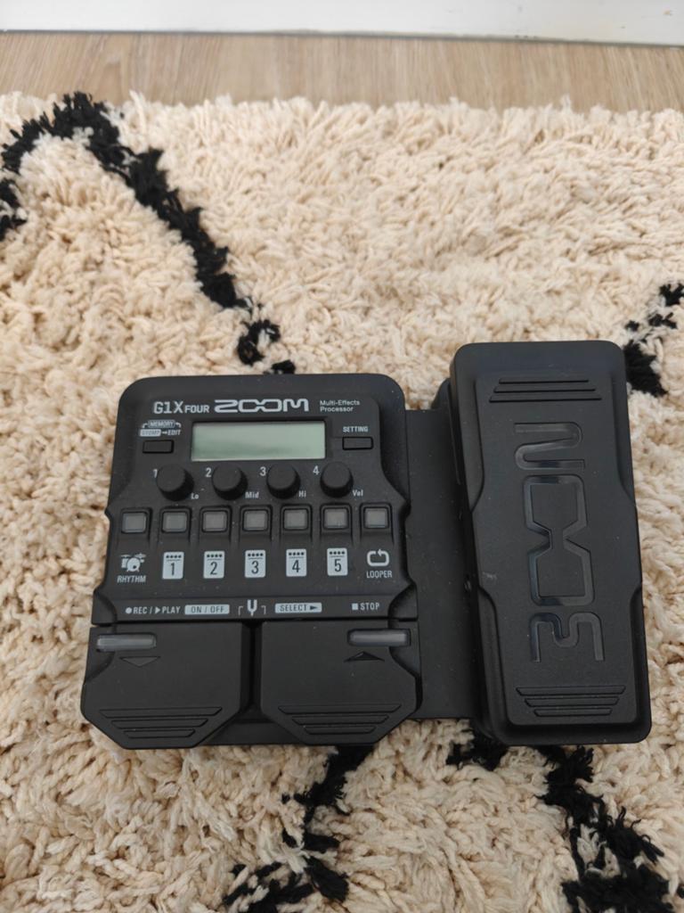 Zoom G1X FOUR - Zo goed als nieuw, Muziek en Instrumenten, Ophalen of Verzenden, Zo goed als nieuw, Volume