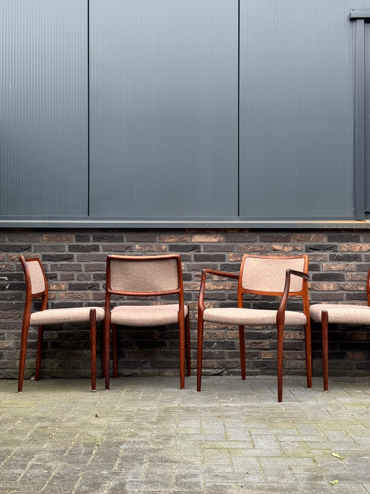 Niels Otto Møller 4x Model 80 & 1x Model 65, Huis en Inrichting, Ophalen, Overige kleuren, Zo goed als nieuw, Vijf, Zes of meer stoelen