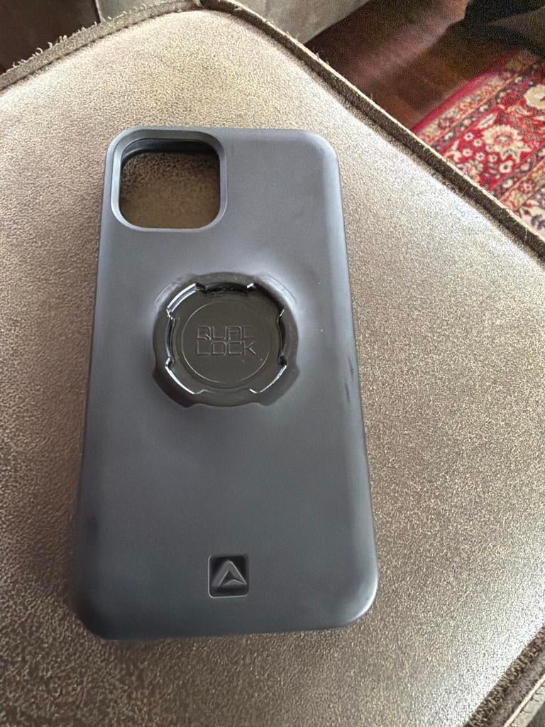 Quad lock hoesje iPhone 12 paar keer gebruikt, Ophalen, Zwart, Zo goed als nieuw, IPhone 12