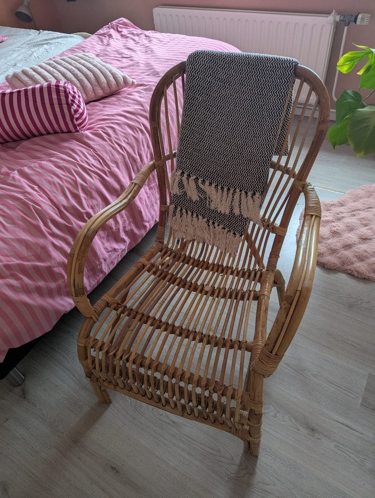 Rotan Stoel met Armleuningen + Plaid – Boho / Urban Jungle, Huis en Inrichting, Bruin, Riet of Rotan, Zo goed als nieuw, Eén