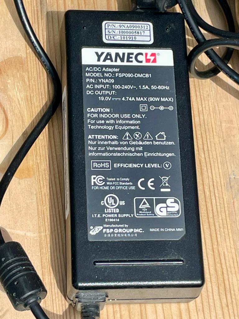 YANEC AC/DC Adapter FSP090-DMCB1 19V 4.74A (90W), Computers en Software, Laptop-opladers, Ophalen of Verzenden, Gebruikt