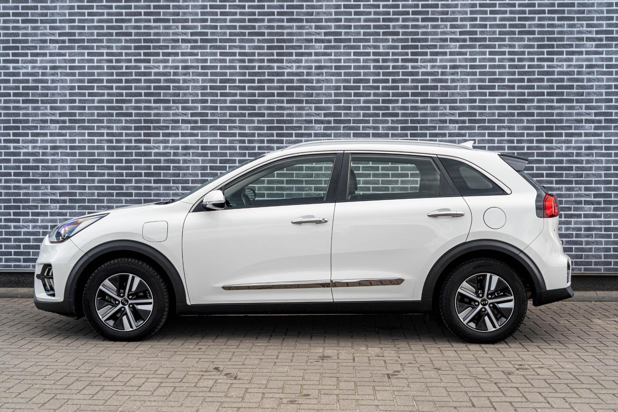 Kia Niro 1.6 GDi PHEV DynamicLine | Plug-in Hybrid | Achteru, Auto's, Kia, Gebruikt, Leder en Stof, Wit, Bedrijf