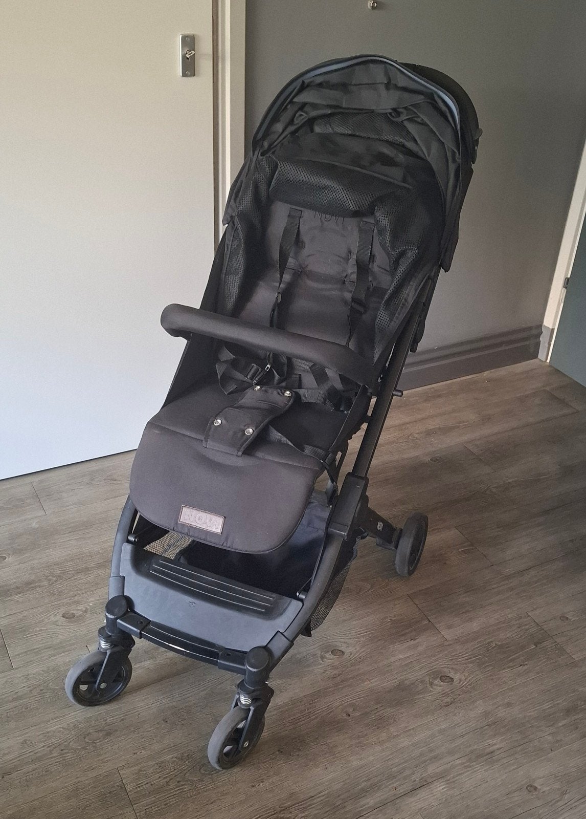 Novi Wandelwagen Zgan, Kinderen en Baby's, Ophalen, Zo goed als nieuw