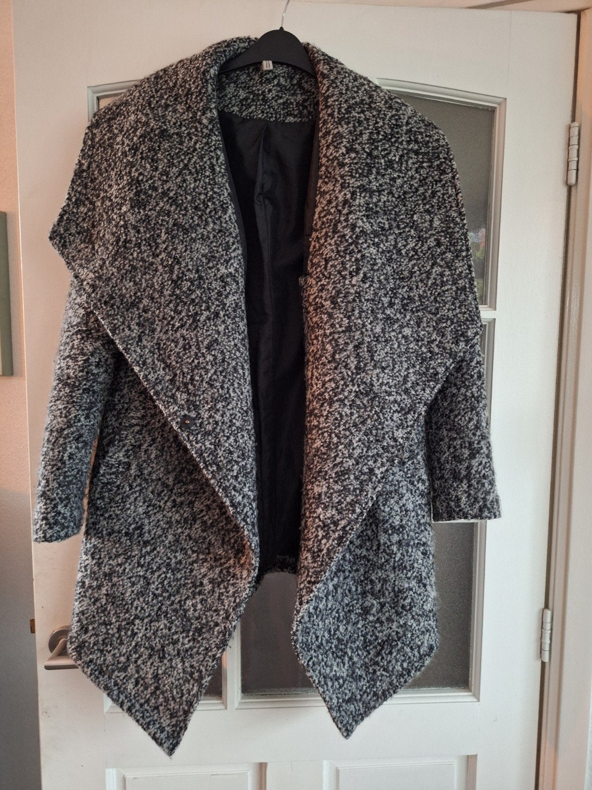 Divided H&M jas/vest in zwart en wit, maat M, Kleding | Dames, Jassen | Winter, Maat 38/40 (M), Zwart, Divided H&M, Ophalen of Verzenden