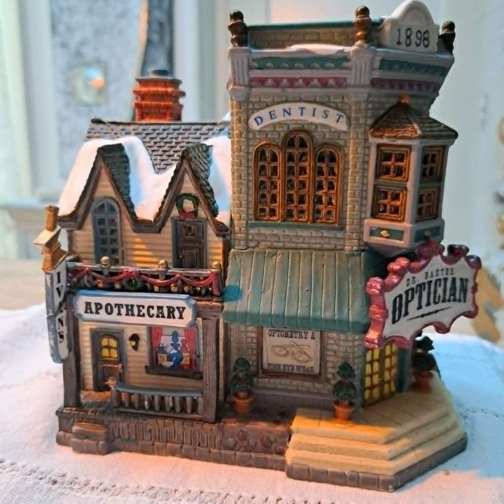 Lemax Dr. Baxter Optician & Ivan's Apothecary & Dentist, Ophalen of Verzenden, Zo goed als nieuw