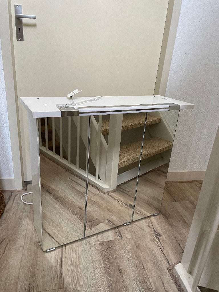 Spiegelkast badkamer 80 cm – 3 spiegeldeuren en verlichting, Huis en Inrichting, Ophalen, Spiegelkast, 50 tot 100 cm, Zo goed als nieuw